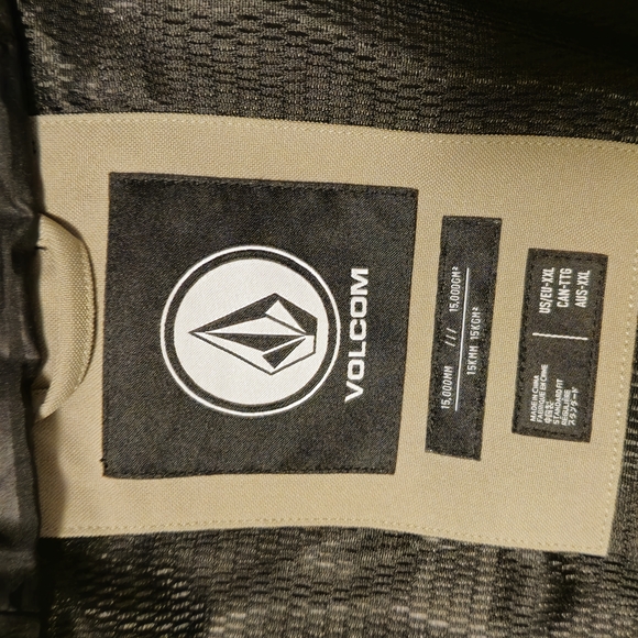 Volcom Cream and Black Performance Jackets - Picture 6 of 9